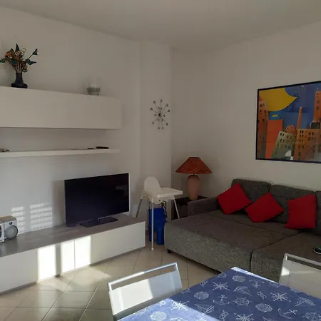 Casa Marina Daire Marina Di Carrara